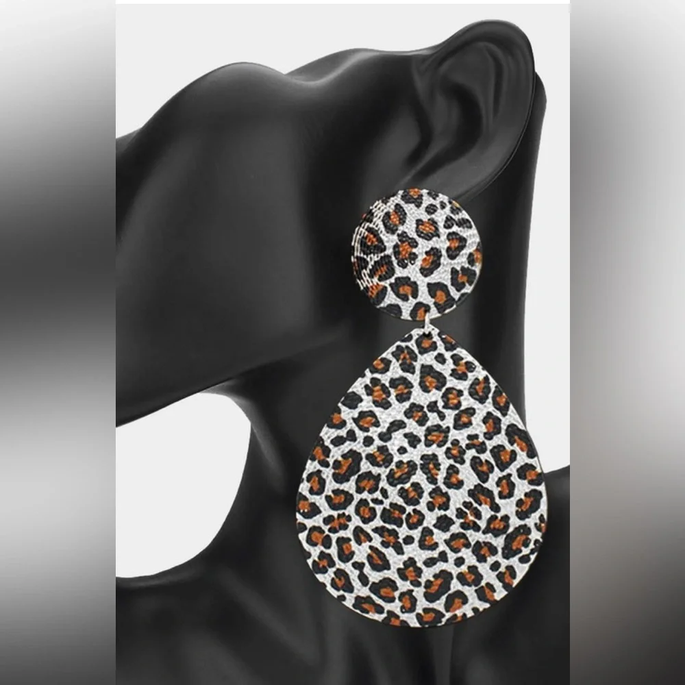 Leopard Pattern oversized statement earrings - Picture 2 of 2